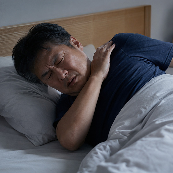 寝ている間に体が痛くなり寝返りをうつ様子